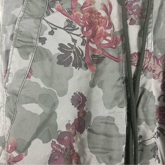 Anthropologie Nomad Joggers Camo Floral Print Cuffed Pants Petite Extra Small - Picture 3 of 8